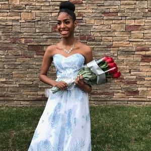 Meet your Posher, Adrianna